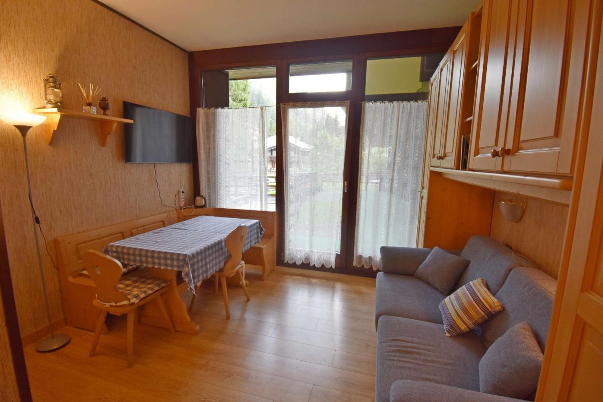 Residenza Silvana มาดอนนาดีกัมปิโญ ภายนอก รูปภาพ
